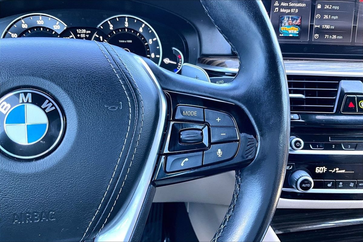 Used 2018 BMW 530i xDrive AWD/4WD image 23