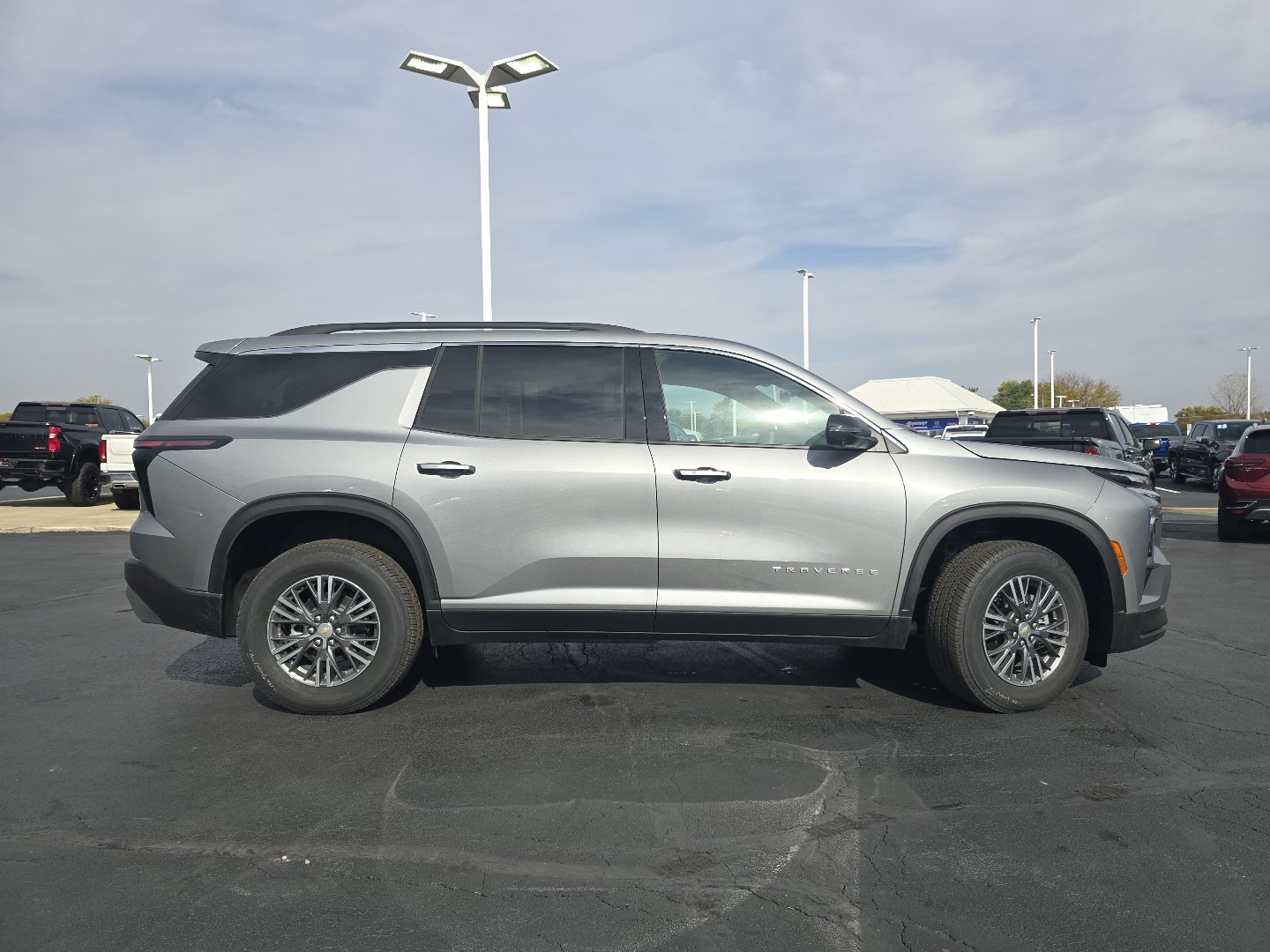 New 2026 Chevrolet Traverse LT w/ Driver Confidence Package AWD/4WD image 17
