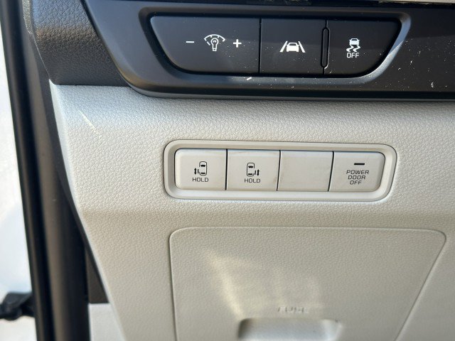 Used 2022 Kia Carnival LX FWD image 13