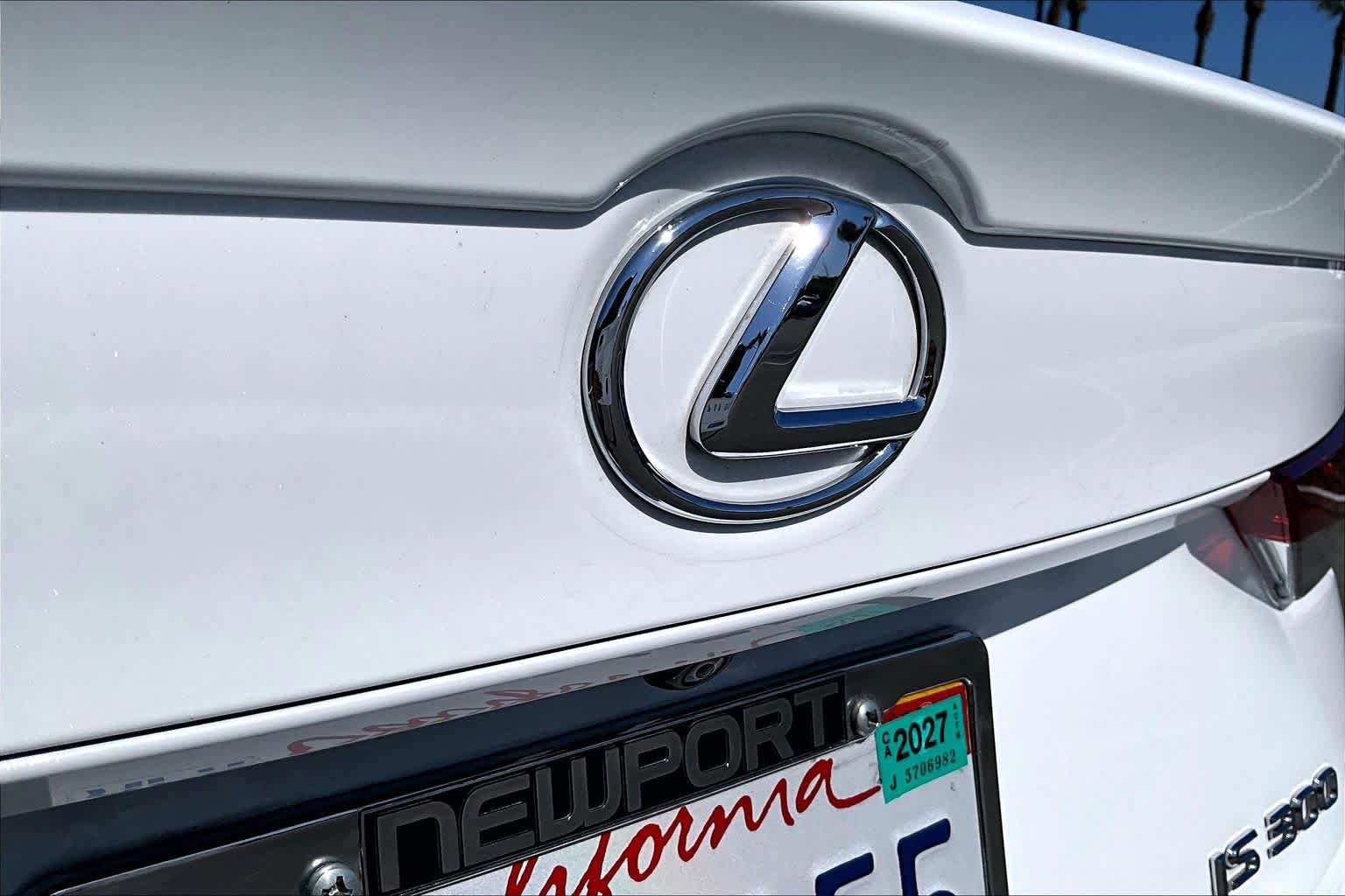 Used 2020 Lexus IS 300 F Sport w/ F Sport Package RWD image 29