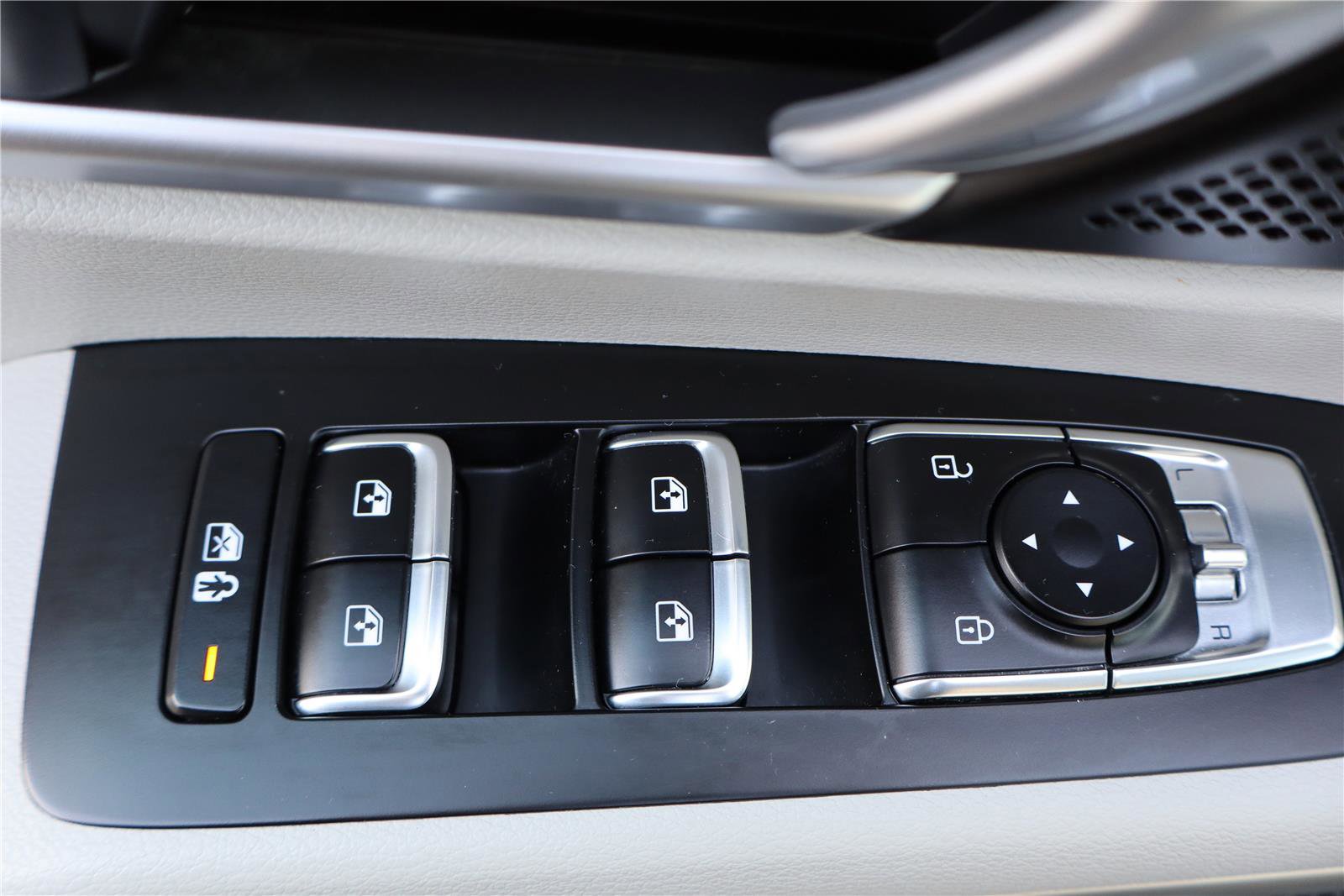 Certified 2022 Kia Telluride S image 13