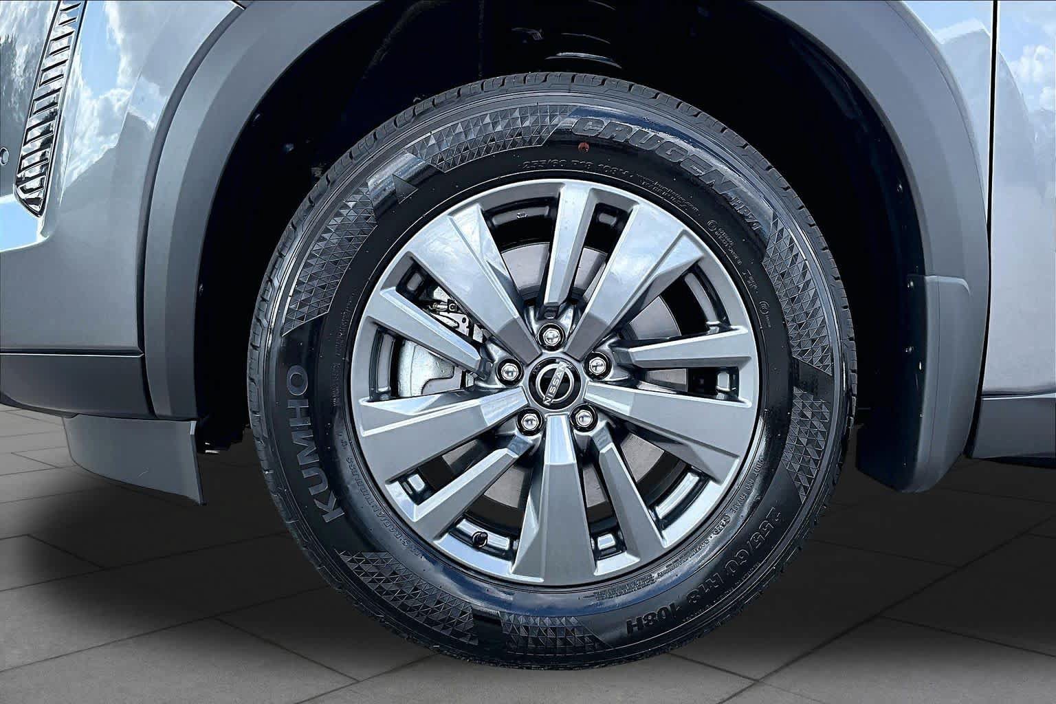 New 2026 Nissan Pathfinder SV FWD image 11