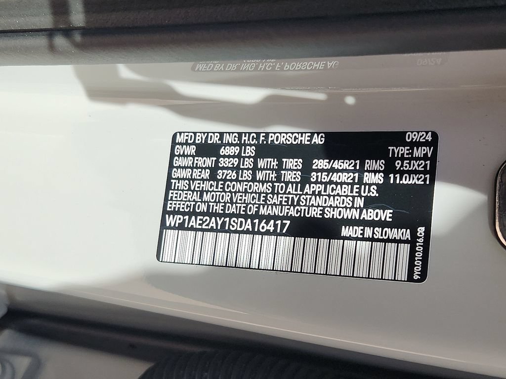 Certified 2025 Porsche Cayenne E-Hybrid AWD/4WD image 26