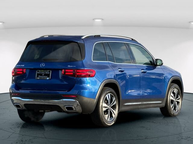 Used 2026 Mercedes-Benz GLB 250 4MATIC image 6