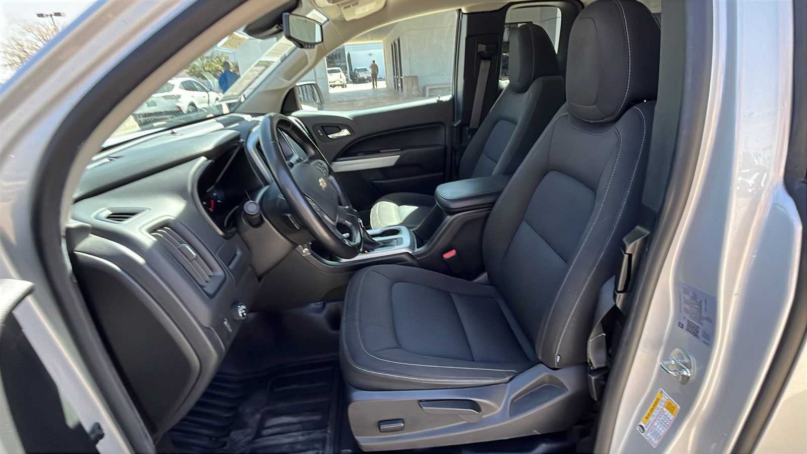 Used 2022 Chevrolet Colorado LT w/ Fleet Safety Package image 10