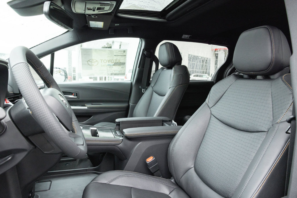 New 2026 Toyota Sienna XLE Woodland Edition AWD/4WD image 9