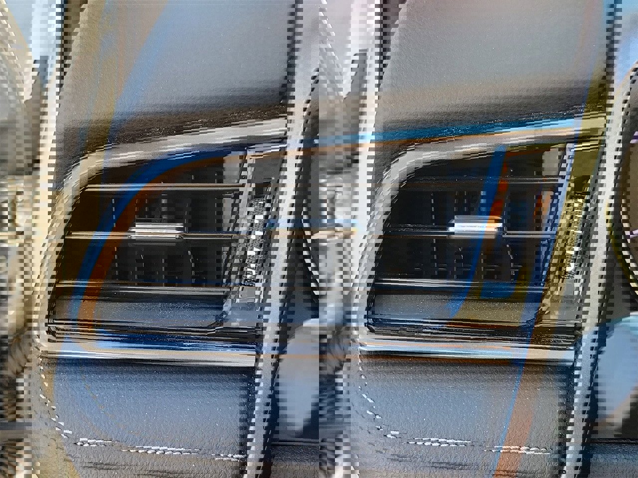 Used 2023 Toyota Camry SE image 32