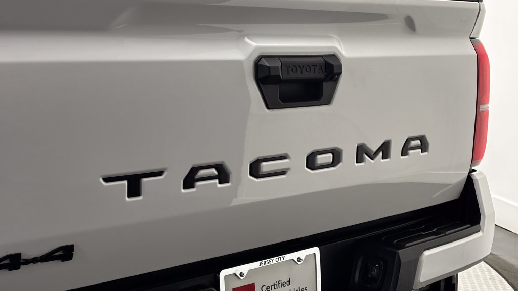 Certified 2026 Toyota Tacoma TRD Sport AWD/4WD image 9