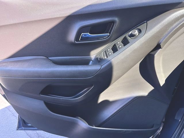 Used 2018 Chevrolet Trax LT w/ Driver Confidence Package AWD/4WD image 21