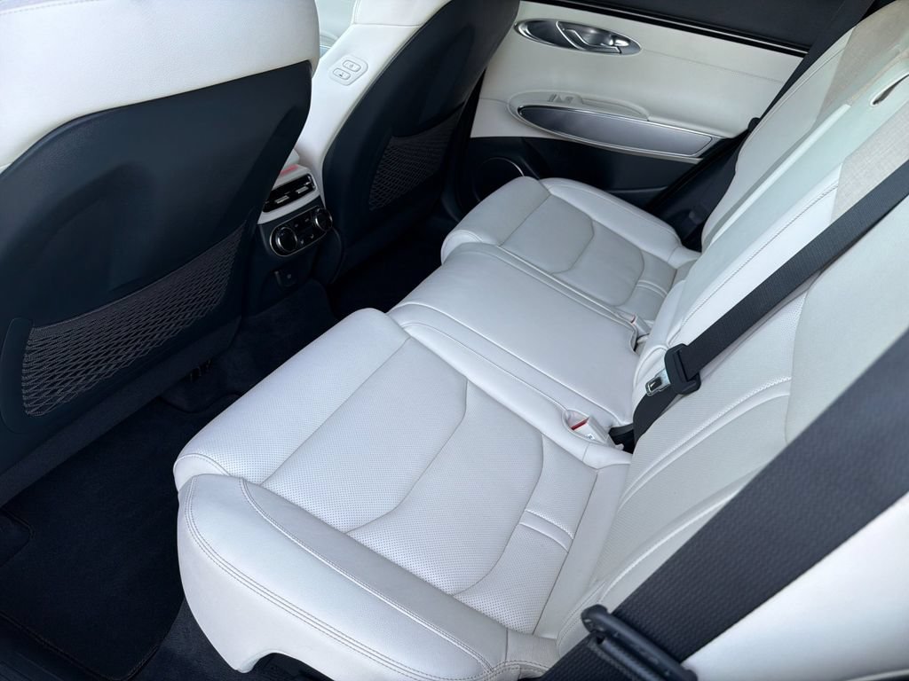 Used 2023 Genesis Electrified GV70 AWD/4WD image 13