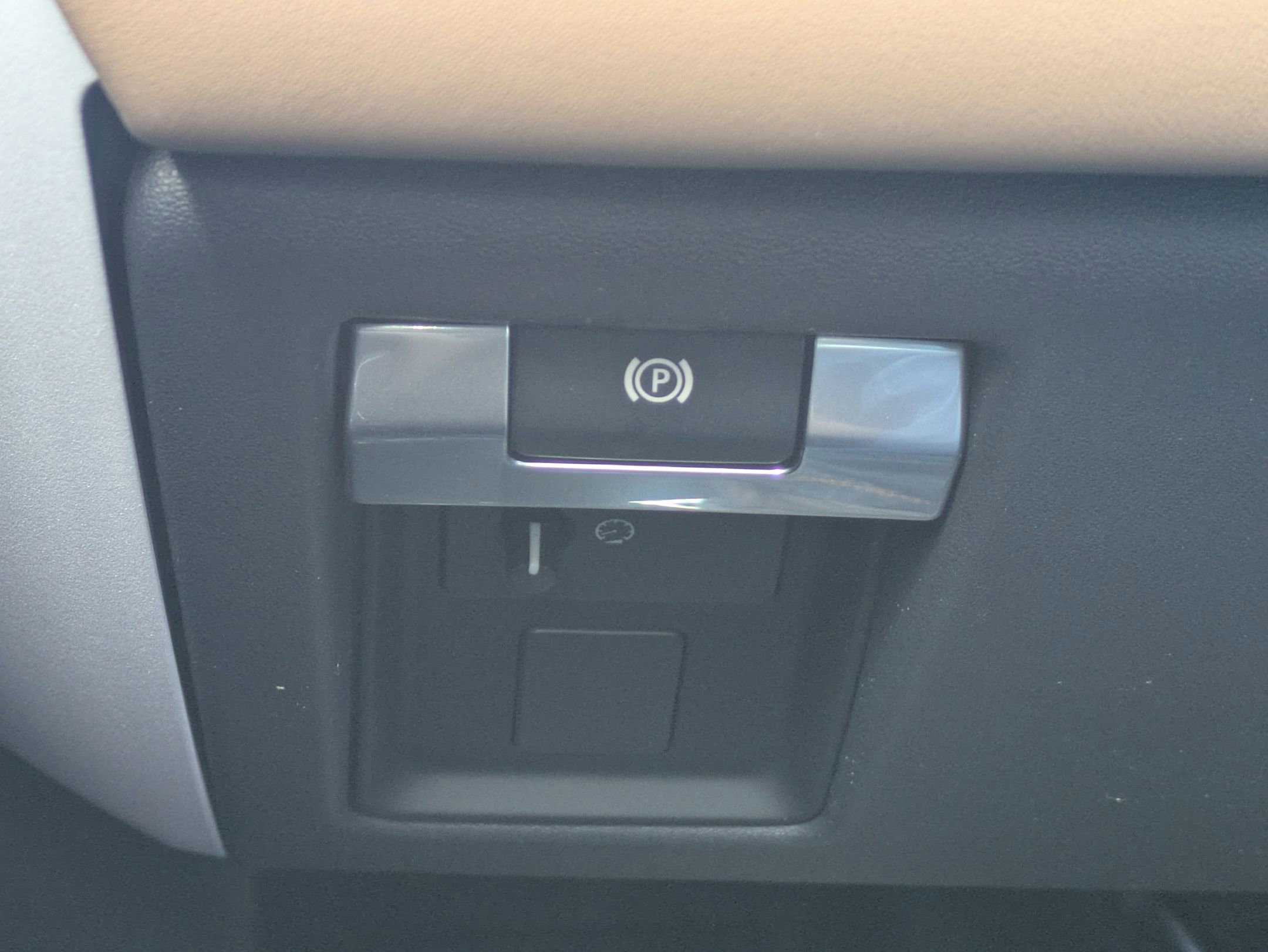 New 2026 Land Rover Defender 110 X-Dynamic SE image 17