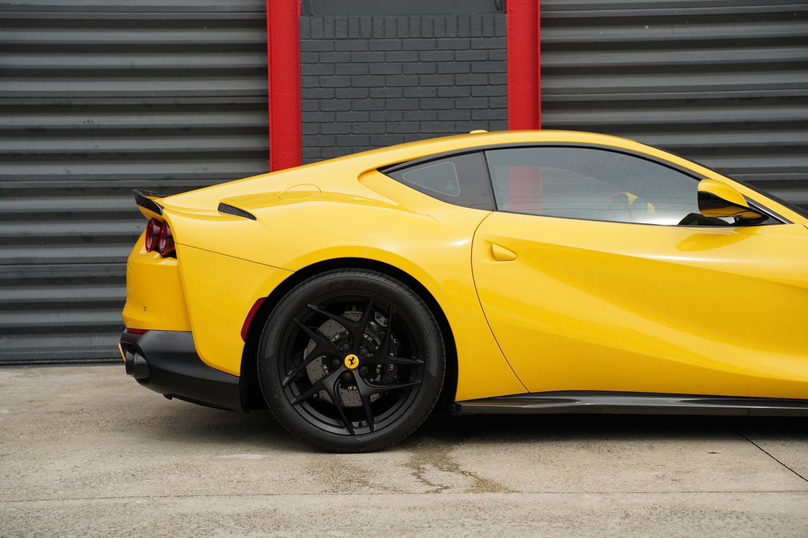 Used 2019 Ferrari 812 Superfast RWD image 8