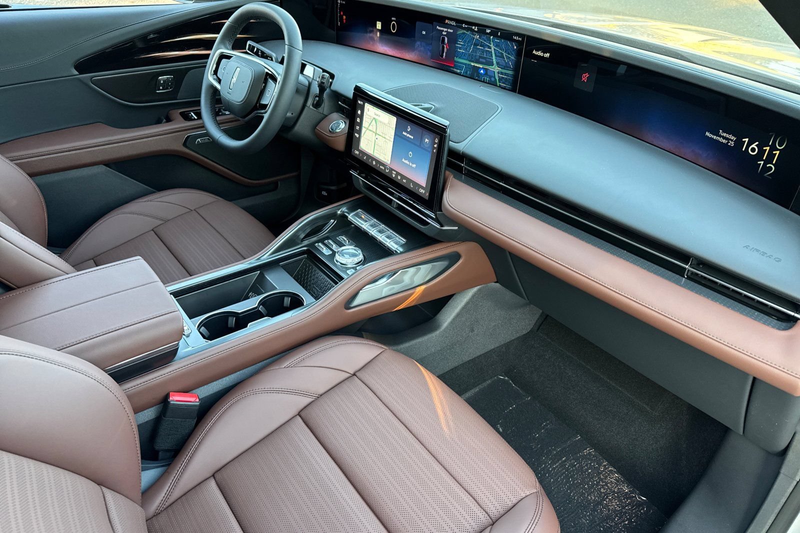 New 2026 Lincoln Nautilus Reserve w/ Jet Appearance Package AWD/4WD image 12