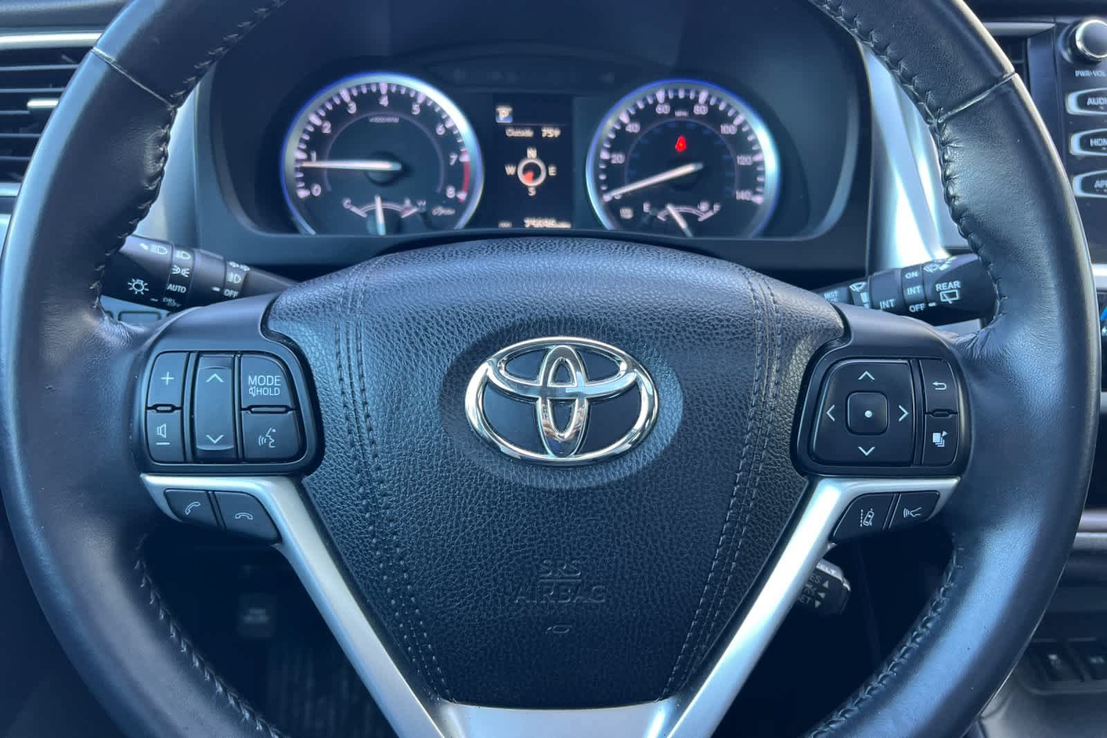 Used 2018 Toyota Highlander XLE FWD image 27