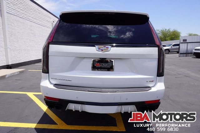 Used 2023 Cadillac Escalade V AWD/4WD image 17