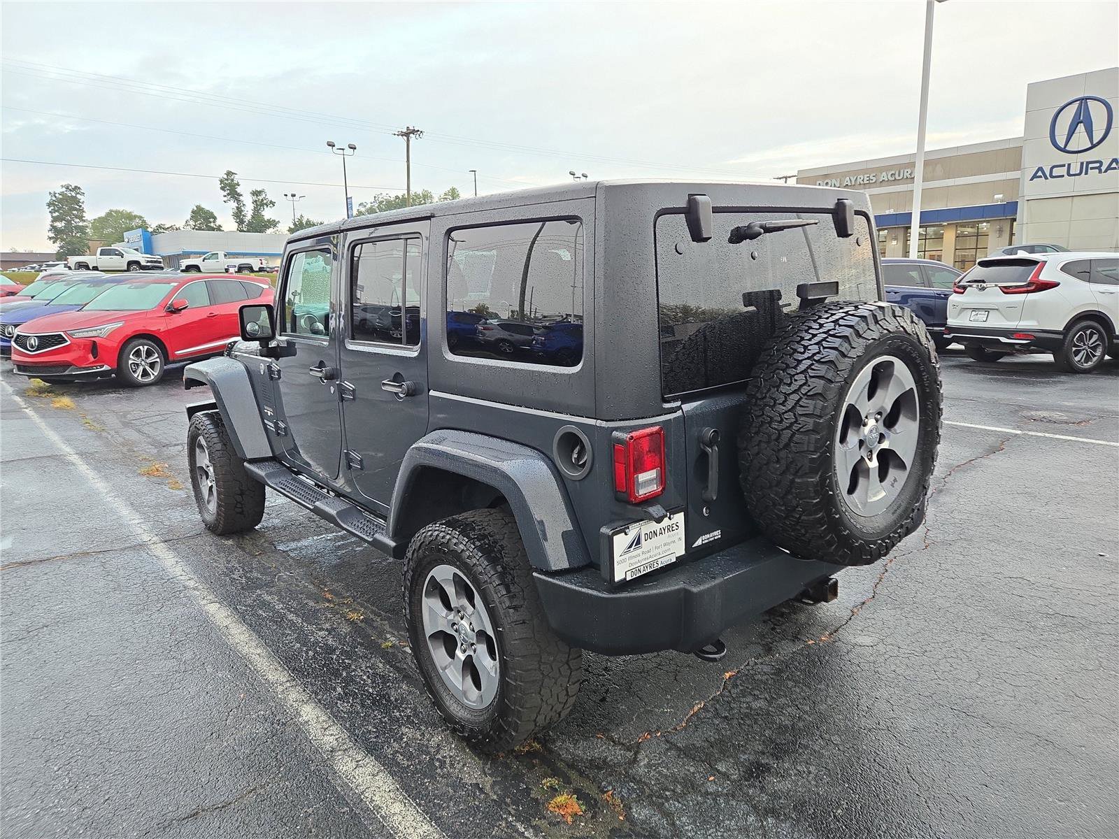Used 2017 Jeep Wrangler Unlimited Sahara w/ Connectivity Group image 26