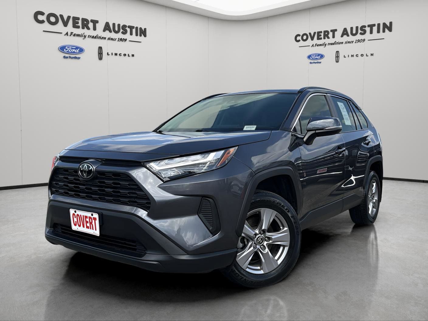 Used 2025 Toyota RAV4 XLE w/ Convenience Package FWD image 1