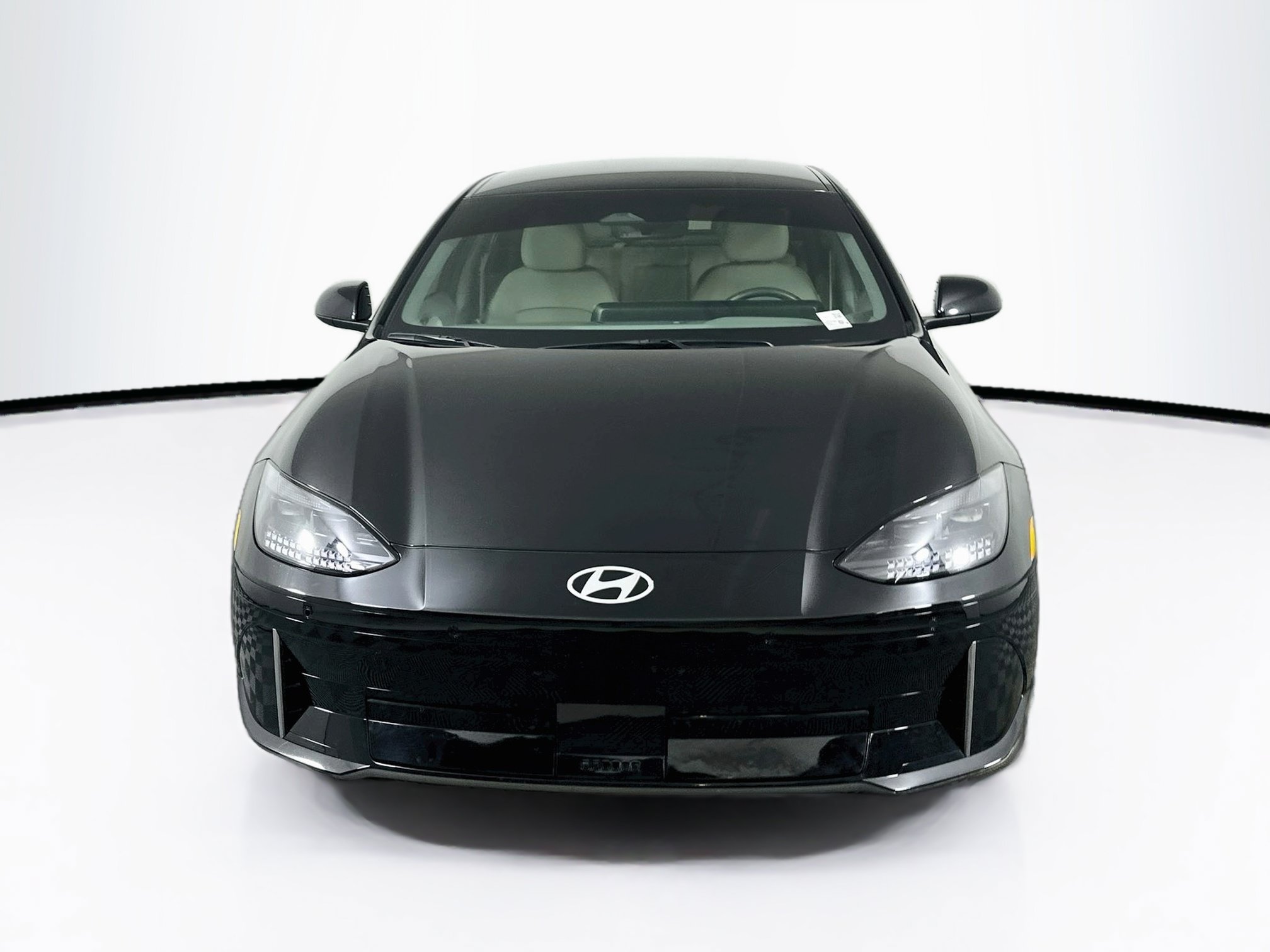 Used 2025 Hyundai Ioniq 6 SEL RWD image 2