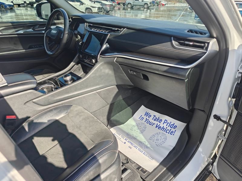 Used 2023 Jeep Grand Cherokee Altitude image 20