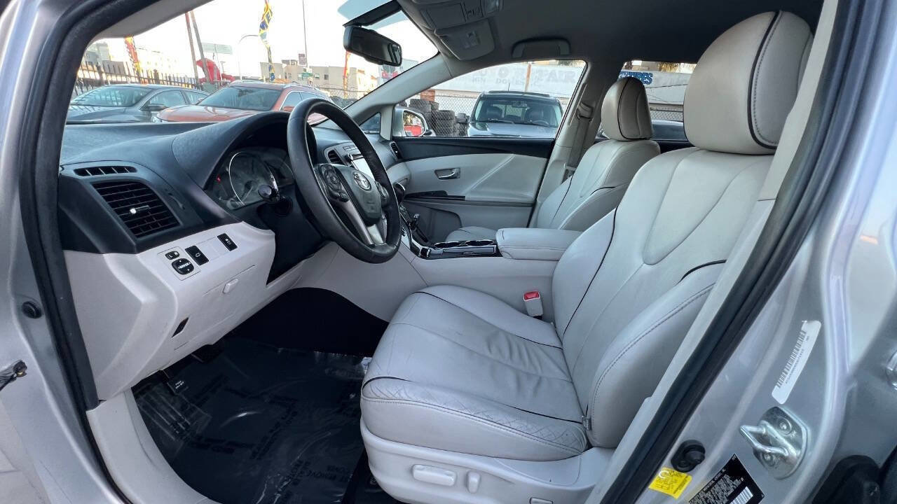 Used 2013 Toyota Venza XLE FWD image 16