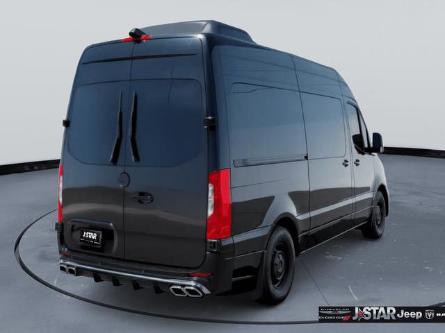 Used 2024 Mercedes-Benz Sprinter 2500 image 5