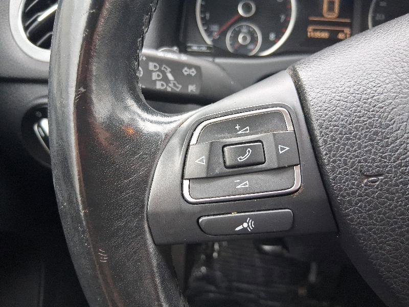 Used 2013 Volkswagen Tiguan S image 24