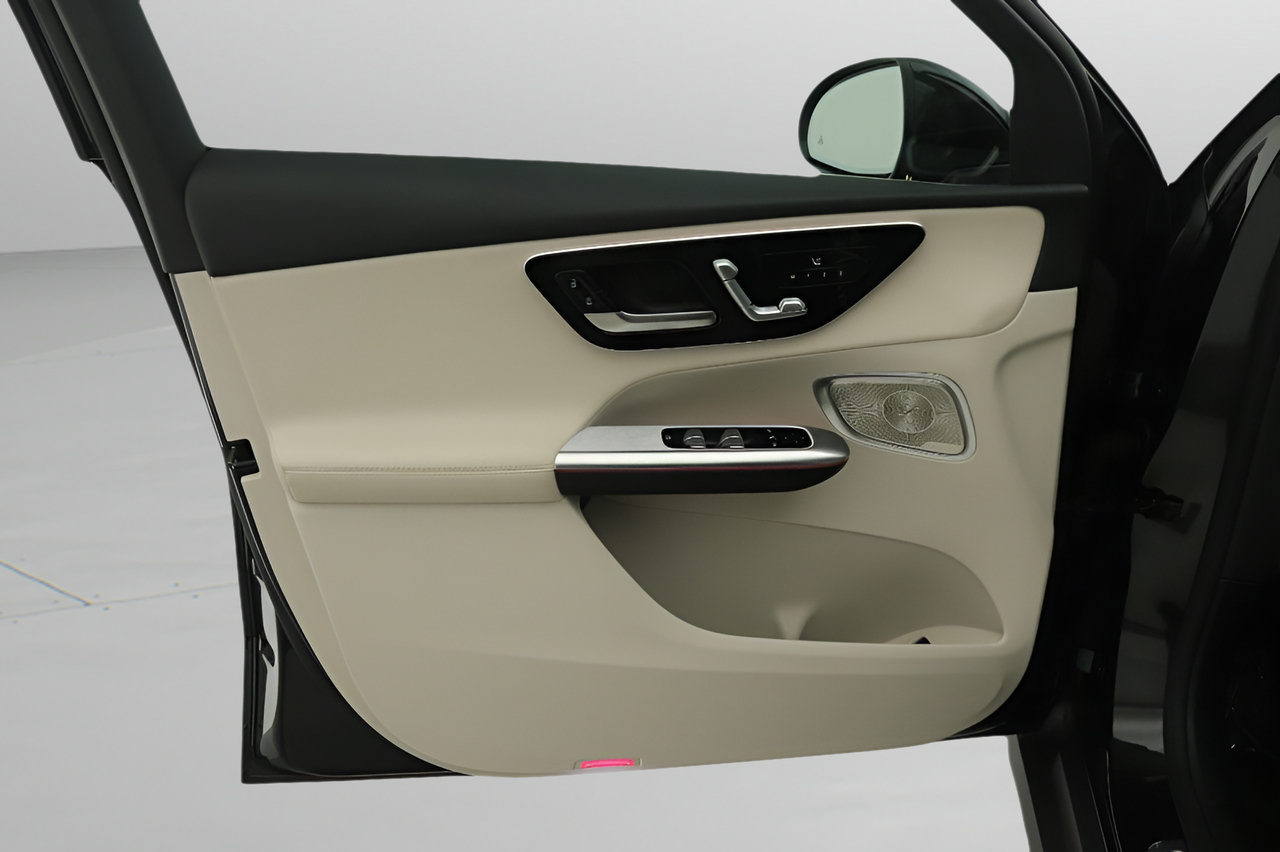 Certified 2025 Mercedes-Benz GLC 350e 4MATIC image 17