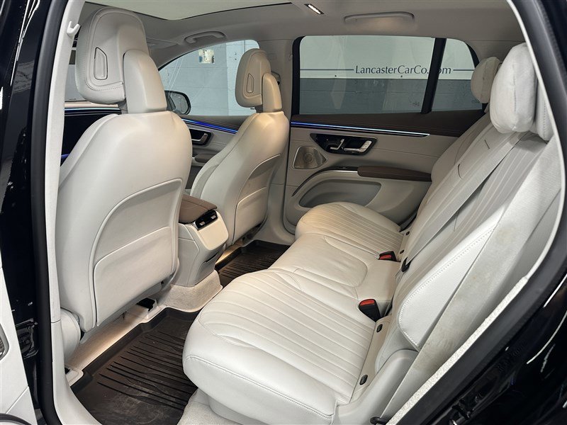 Used 2023 Mercedes-Benz EQS 580 4MATIC SUV image 3