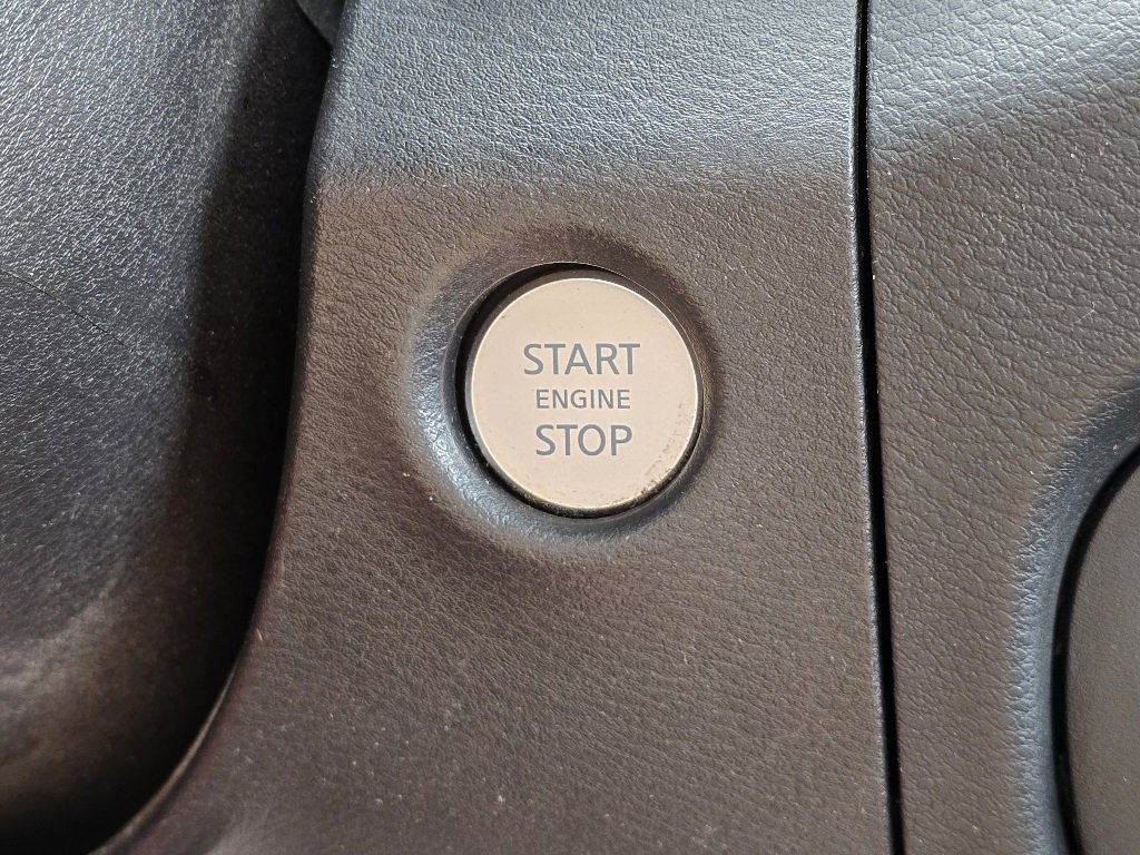 Used 2022 Nissan Frontier PRO-4X w/ Technology Package image 16