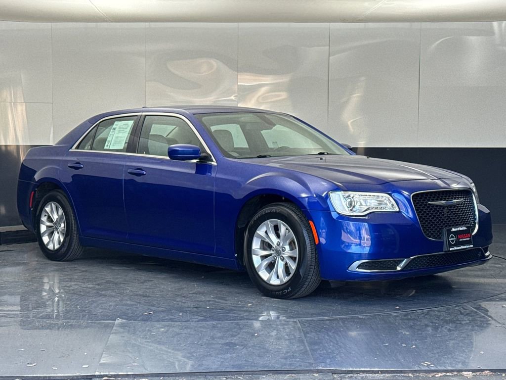 Used 2019 Chrysler 300 Touring image 1