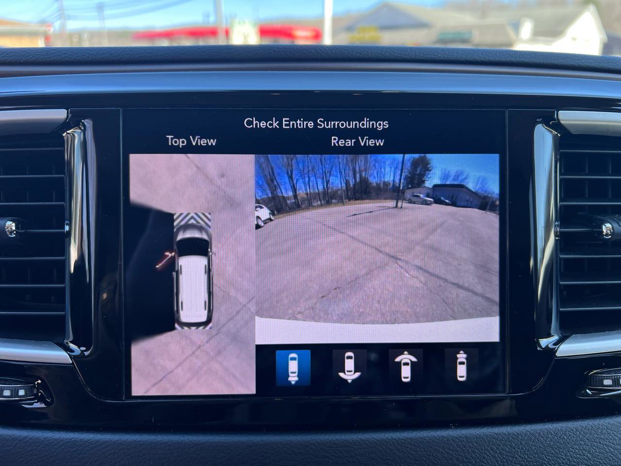 Used 2018 Chrysler Pacifica Touring-L w/ Advanced Safetytec Group image 16