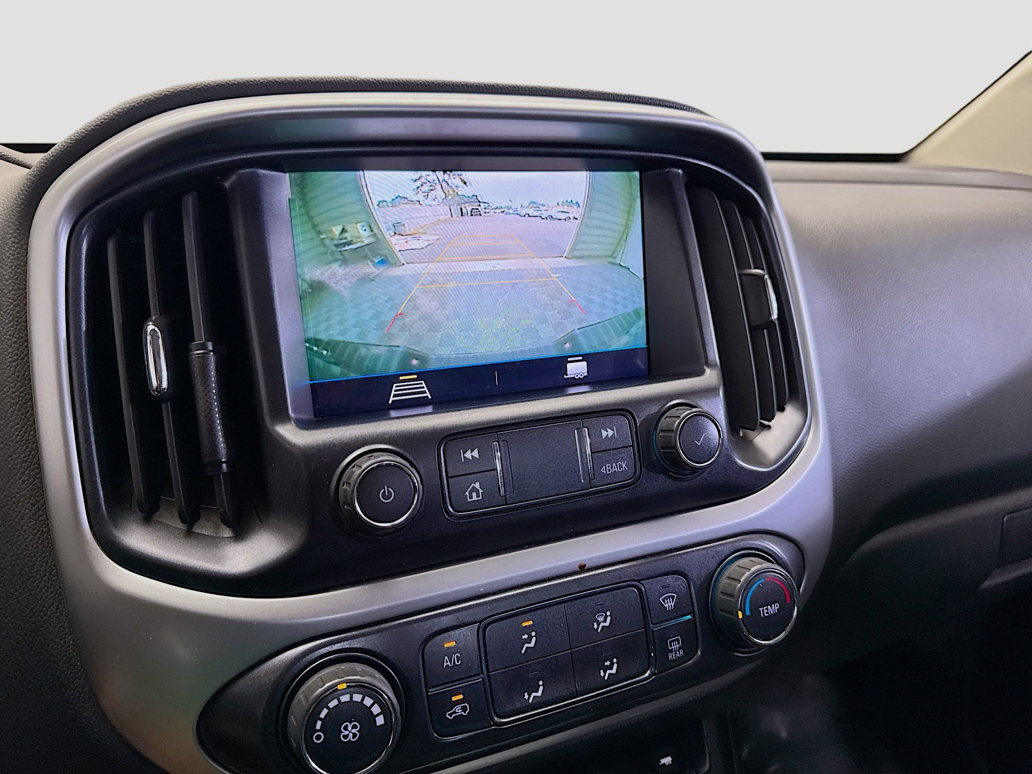 Used 2022 Chevrolet Colorado LT w/ LT Convenience Package image 9