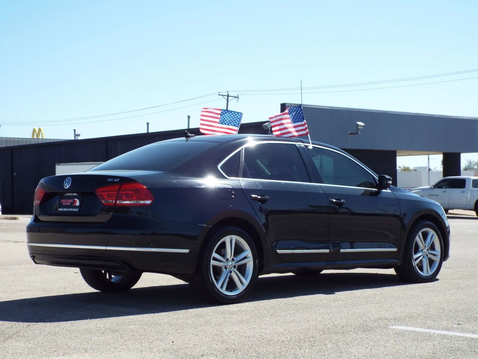 Used 2014 Volkswagen Passat TDI SE FWD image 6