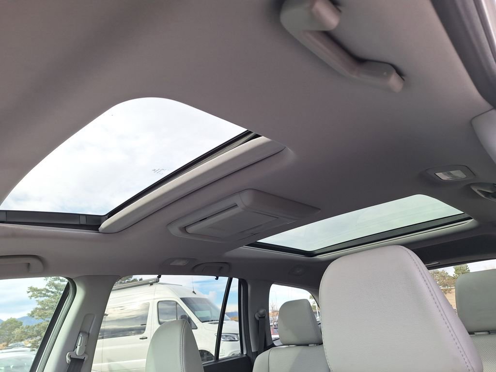 Used 2016 Honda Pilot Elite image 32