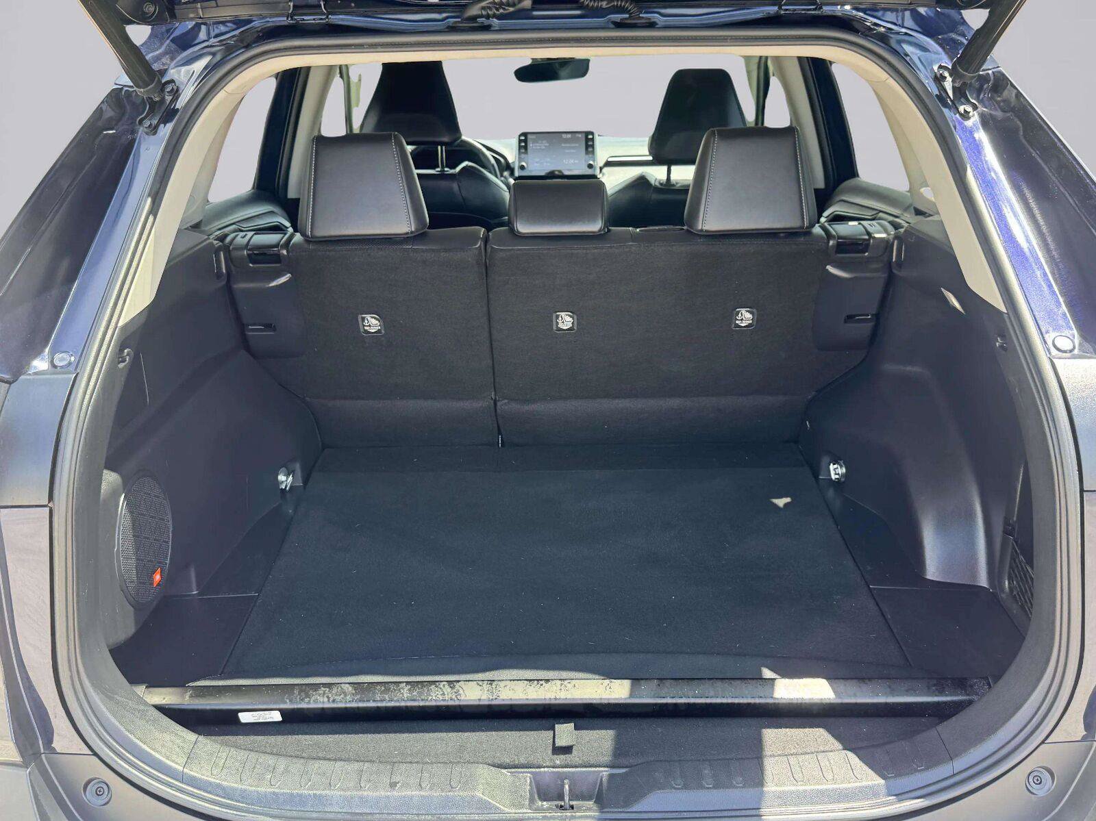 Used 2022 Toyota RAV4 Limited FWD image 65