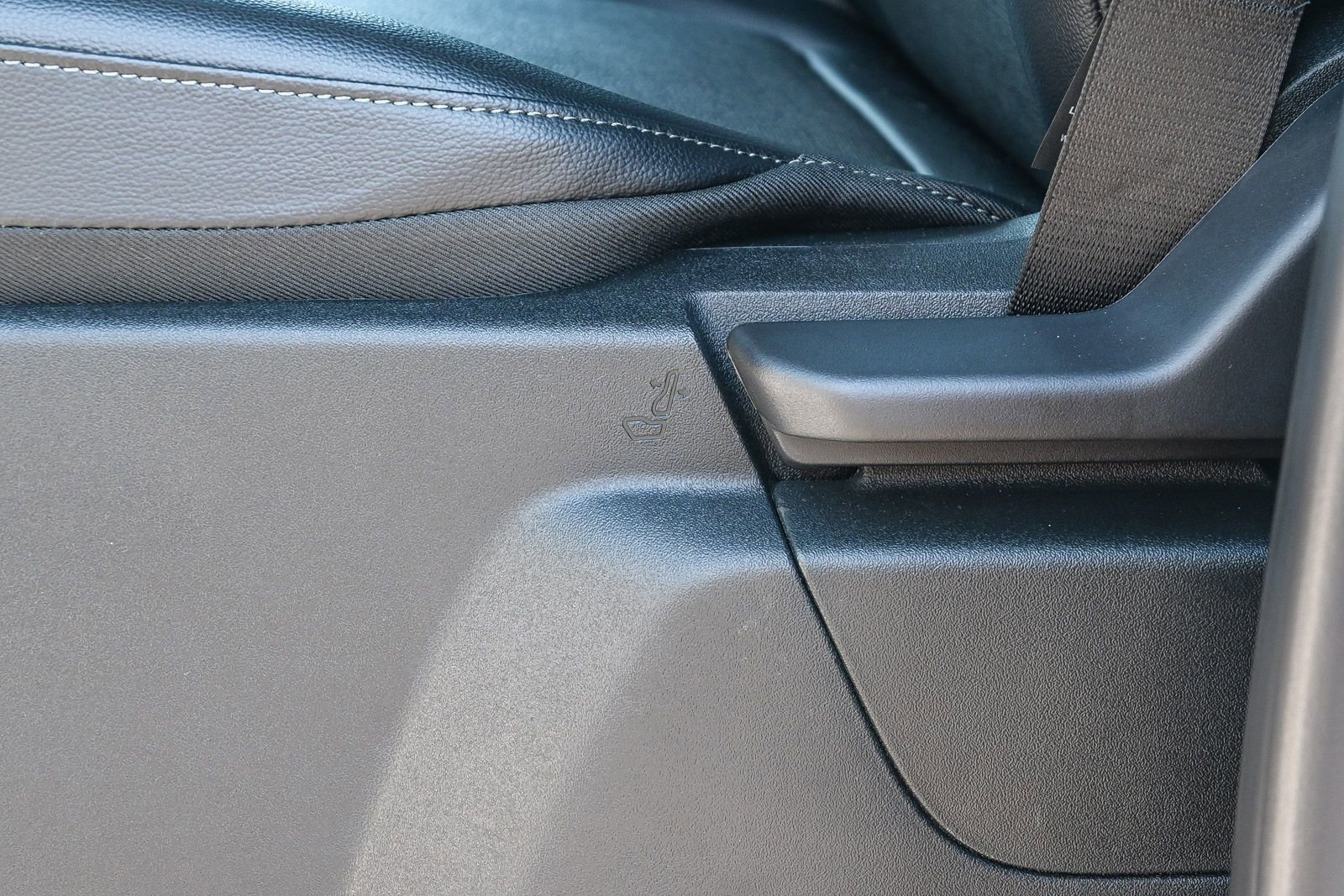 New 2025 Ford Transit 250 148 Medium Roof w/ Load Area Protection Package image 26