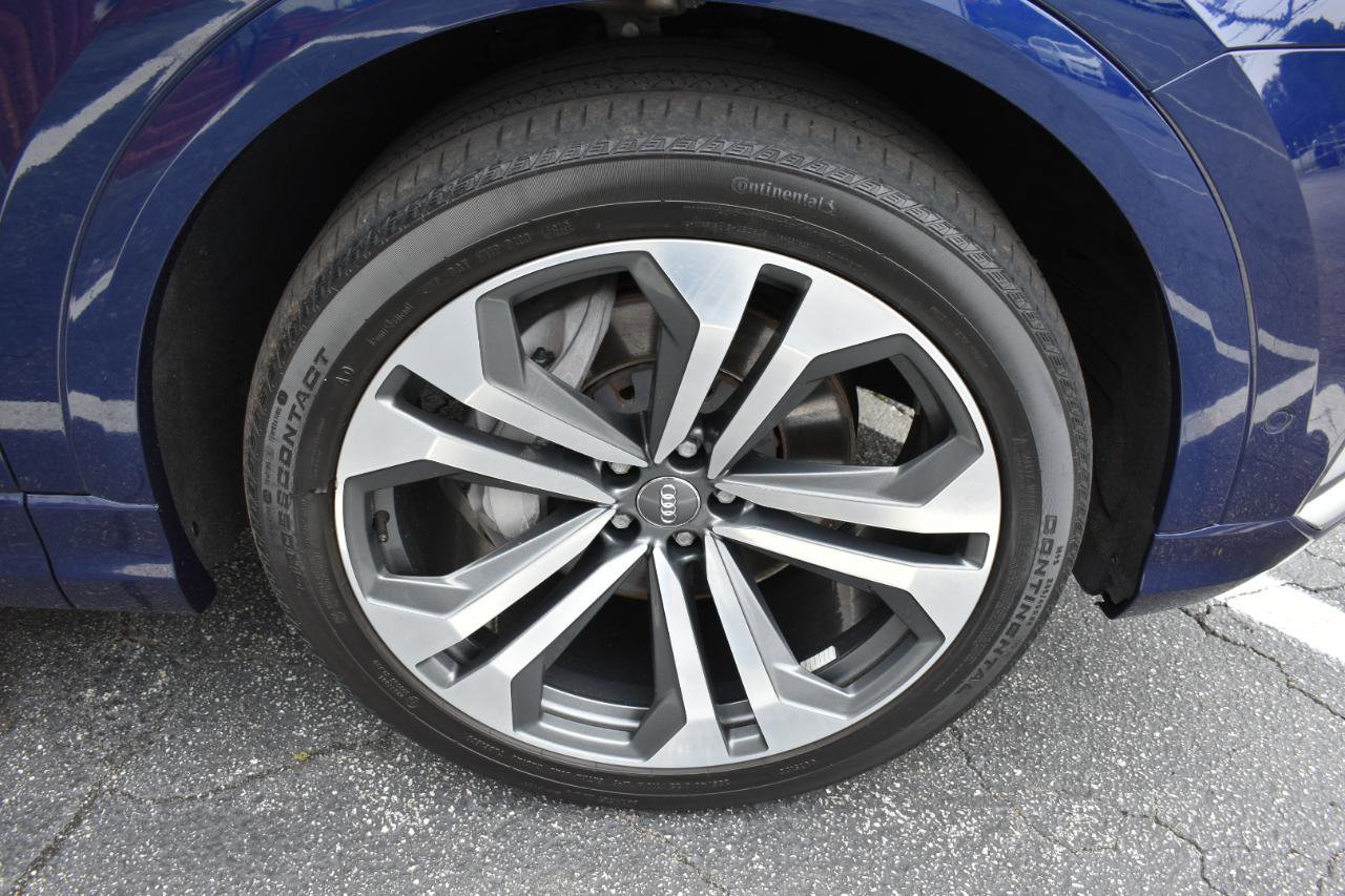 Used 2020 Audi Q8 Prestige w/ Prestige Package AWD/4WD image 32