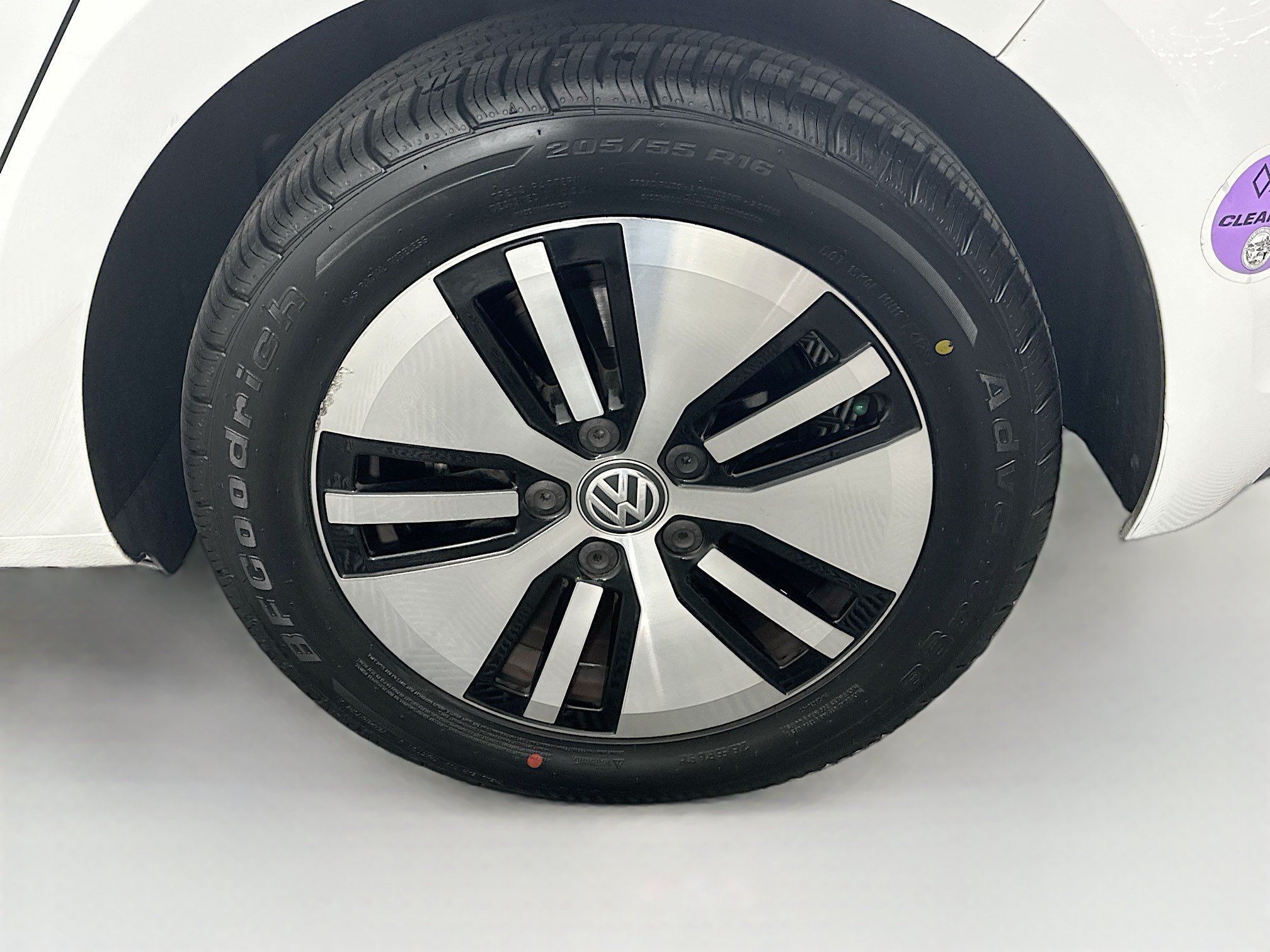 Used 2019 Volkswagen e-Golf SE w/ Driver Assistance Package FWD image 11