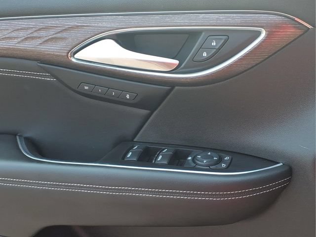 Used 2021 Buick Envision Avenir w/ Technology Package II AWD/4WD image 15