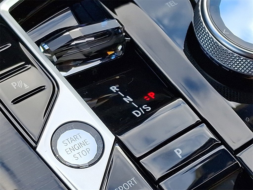 Certified 2024 BMW X7 xDrive40i w/ Executive Package image 19