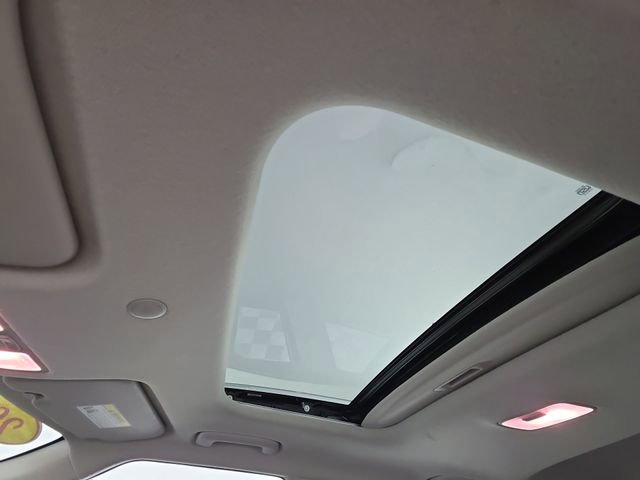 Used 2025 Hyundai Venue SEL image 33