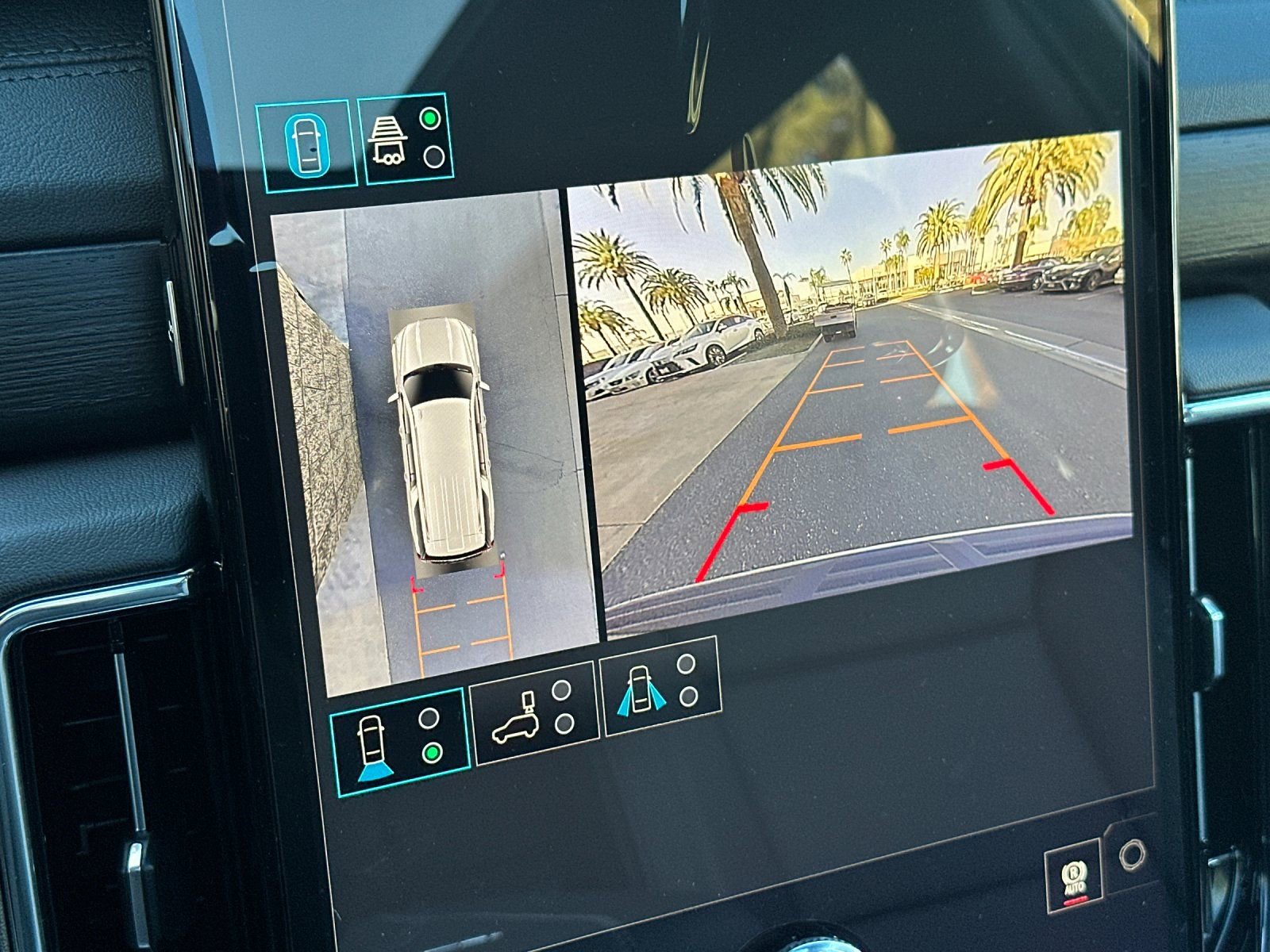 New 2026 GMC Yukon XL Denali w/ Sun & Power Step Package AWD/4WD image 21