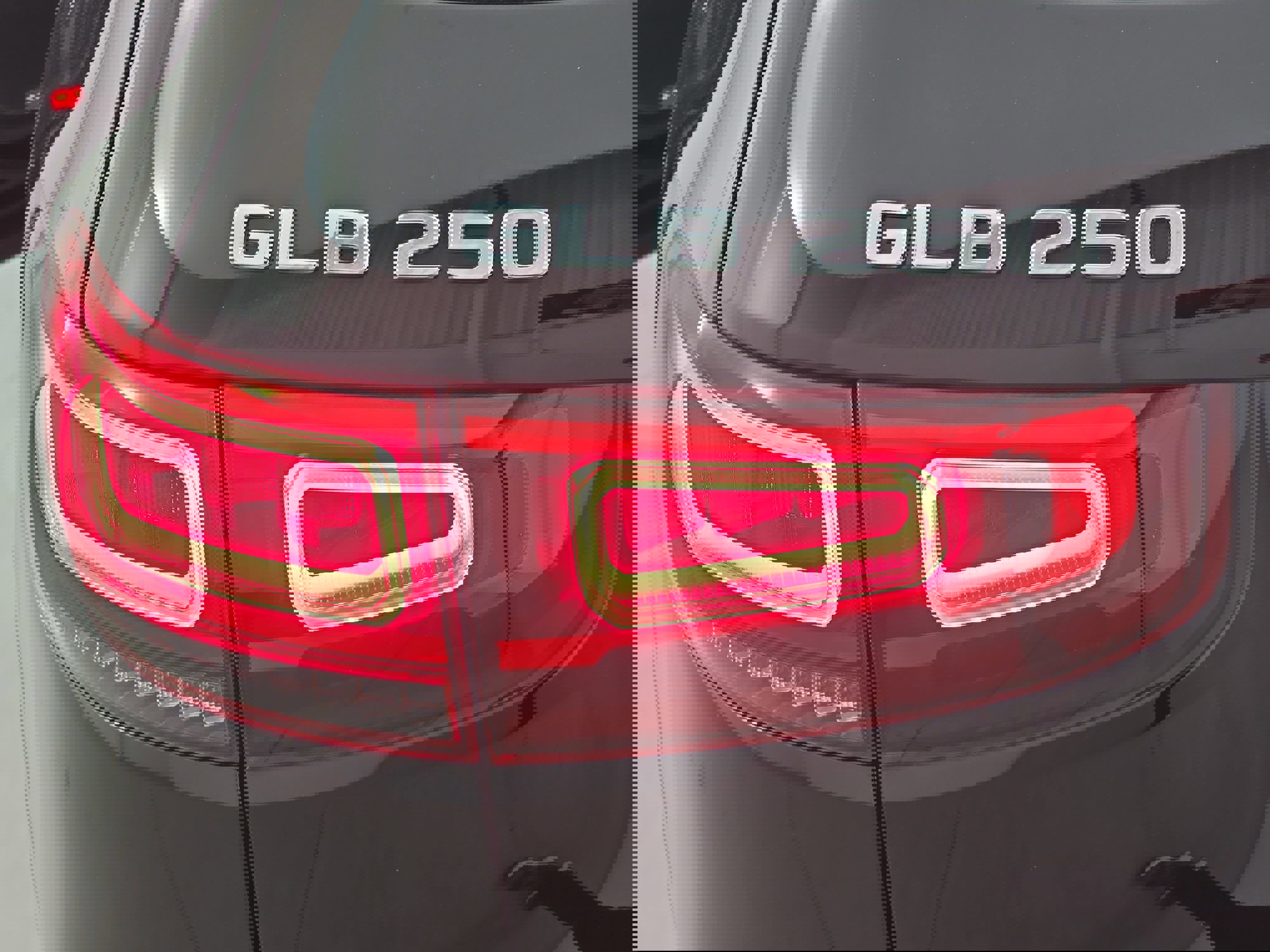 Certified 2022 Mercedes-Benz GLB 250 4MATIC image 35