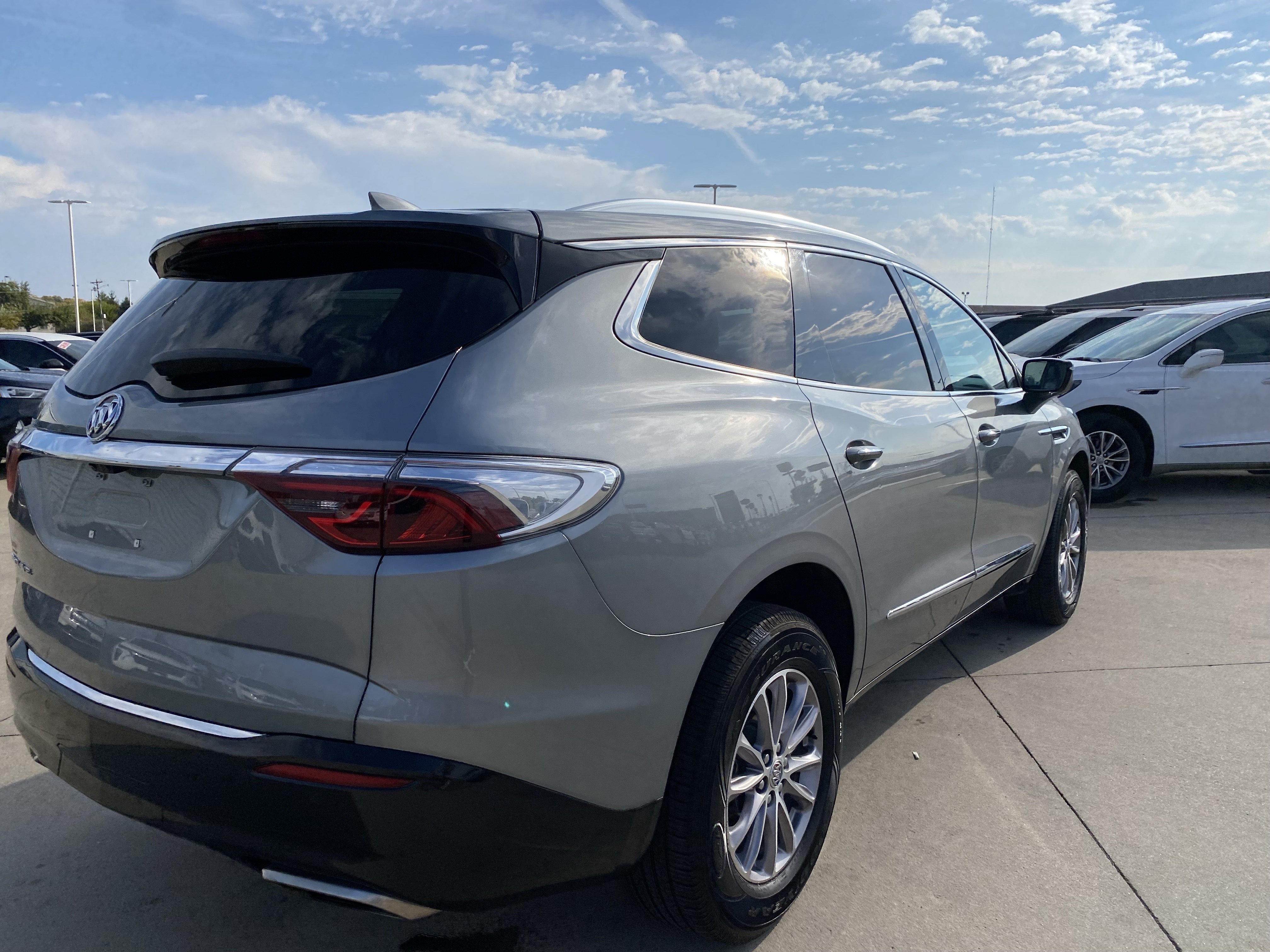 Used 2024 Buick Enclave Premium FWD image 4
