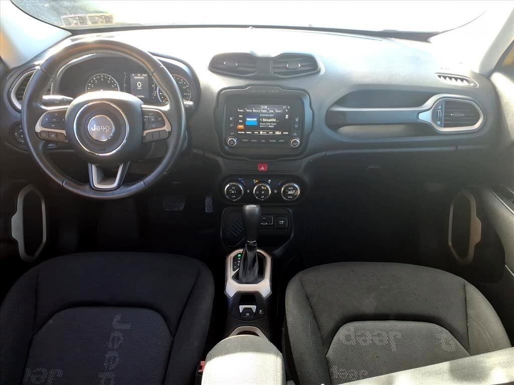 Used 2016 Jeep Renegade Latitude image 6