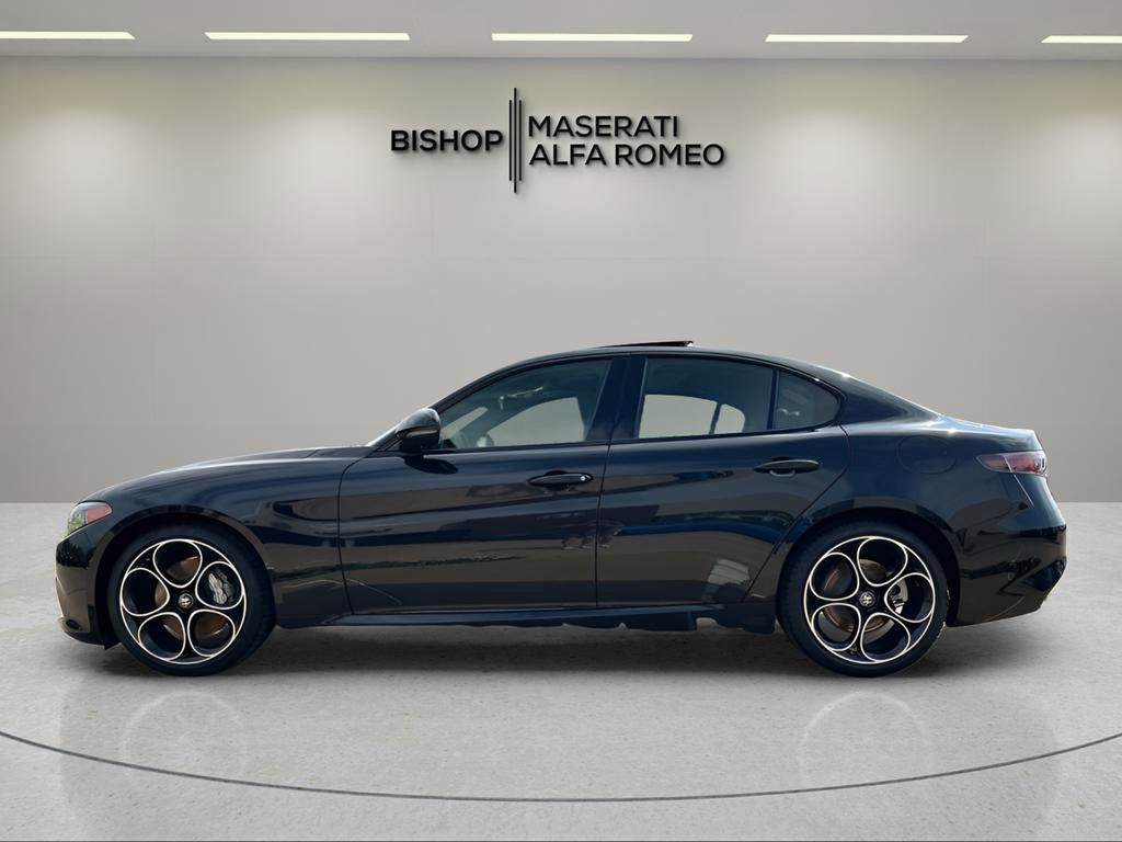 New 2026 Alfa Romeo Giulia w/ Driving Assist Package RWD image 4