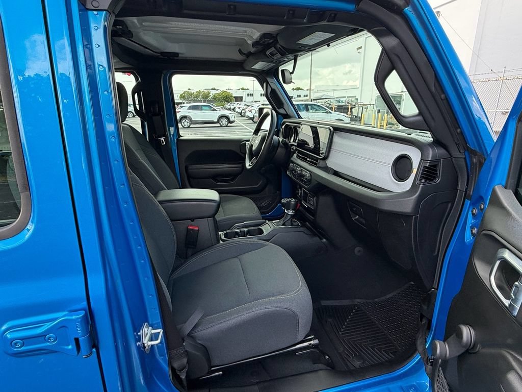 Used 2024 Jeep Wrangler Unlimited Sport AWD/4WD image 18