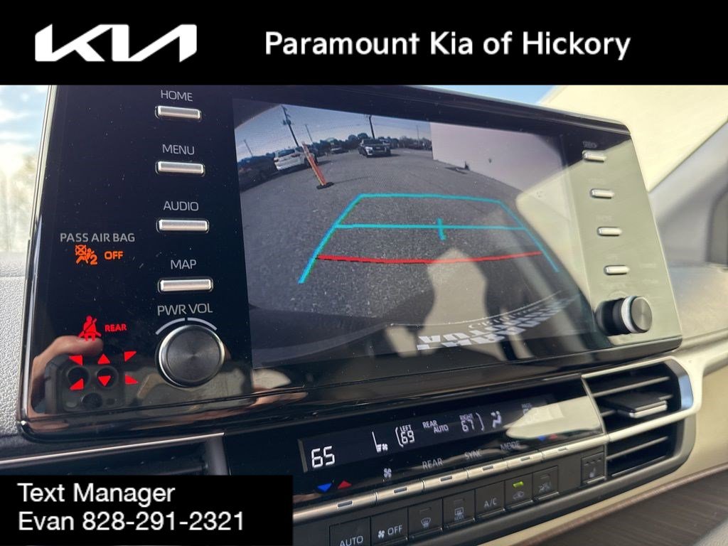 Used 2021 Toyota Sienna XLE image 24