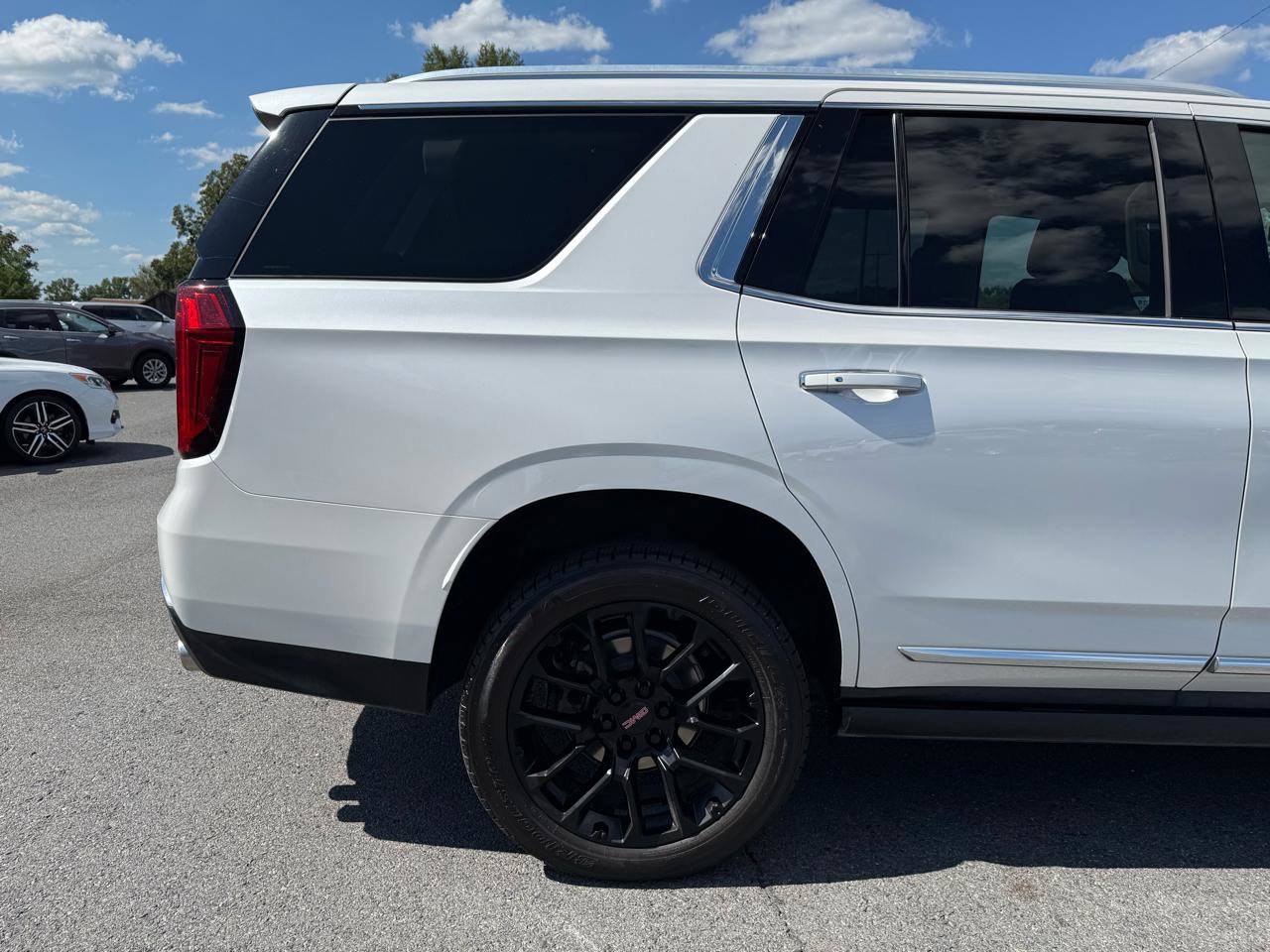 Used 2023 GMC Yukon Denali RWD image 54