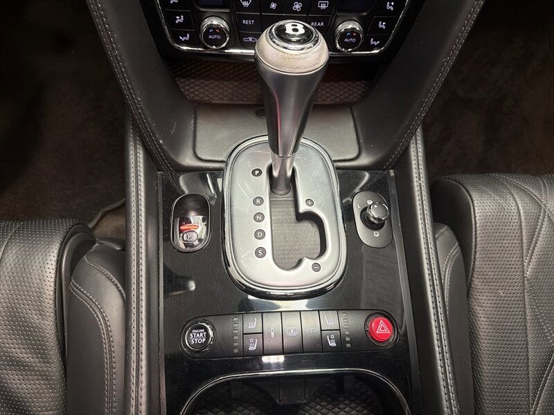 Used 2015 Bentley Flying Spur V8 image 24